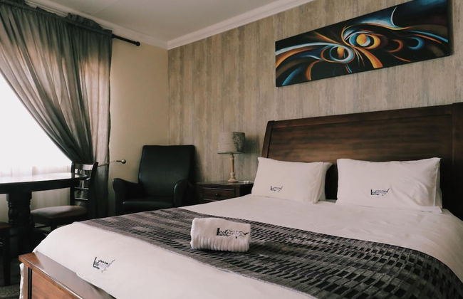 Ledumo Lodge - Photo 16