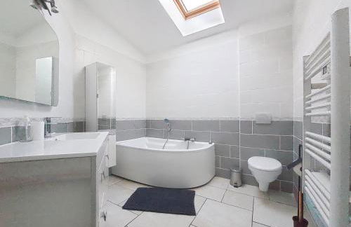 Le 34 degrés sud - 2 chambres - jardinet et jacuzzi - Foto 14