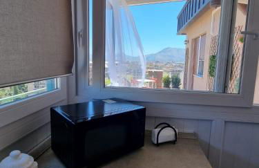 CITY HOUSE & FREE PARKING by Perry-Holiday moderno, panoramico e comodo fino a 6 ospiti - Foto 39