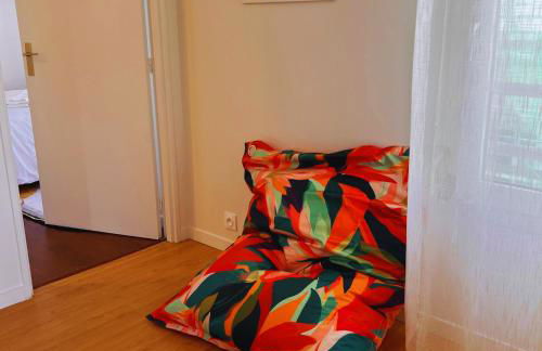 Les Agnettes - Paris Metro - Wifi - Parking - Tout équipé - Foto 16