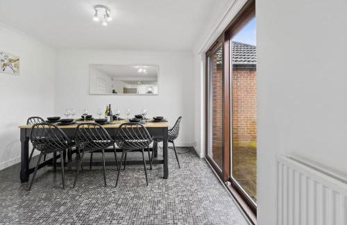 NEW! Large 5BR 2BA Home Leamington Spa Driveway Garage Parking WI-FI - Photo 44