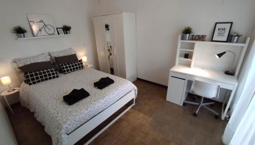 Standing, 3 chambres, clim et garage priv proche Panier et Terrasses Port - Foto 4, wardrobe