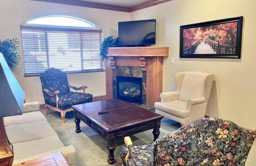 Swiss Zermatt King Suite with Pool Near Park City Ski Resorts - 2049 - Foto 1