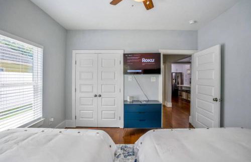 Intergalactic Abode at East Downtown - Foto 30