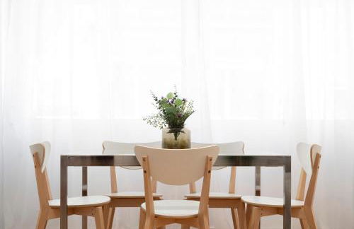 Ronda Suites junto estación tren y hospitales - Foto 14