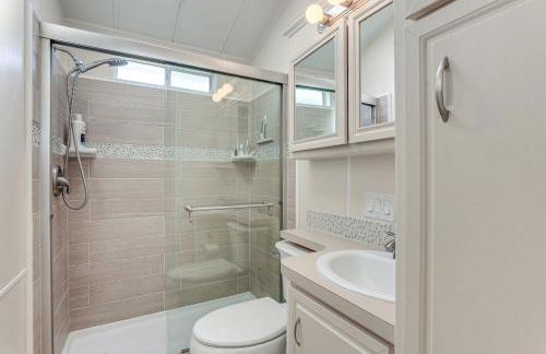 Community Pool and Perks! Nokomis Home 3 Mi to Beach - Foto 16