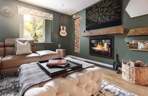 Coronation Family Cottage, Modernised 200-Year-Old Lake District Cottage with Private Hot Tub and Parking - Ridgestone - Foto 23