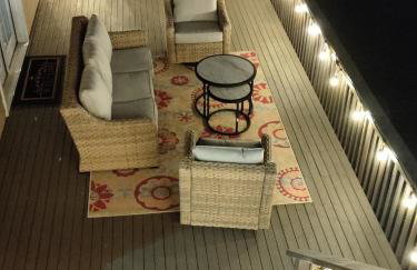 HoneyHomes Spectacular View Home with Amenities - Foto 16