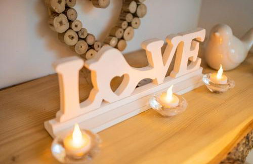 Les Charmes du Lac Gite Romantique avec jacuzzi privatif - Foto 17