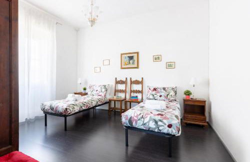 GuestHost - Station Oasis with Parking and Garden - Foto 16