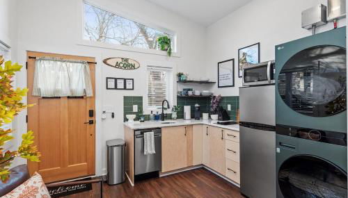 The Acorn - Tiny House in HISTORIC OAKWOOD - Foto 5