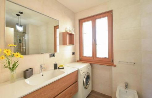 Gorgeous Apartment In Lamon With Wifi - Foto 16