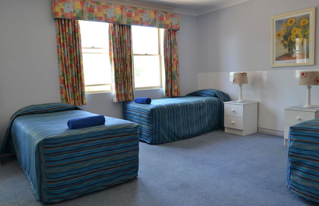 Dolphin Lodge - Photo 40