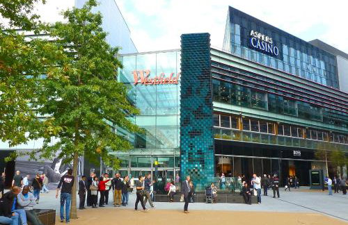 Barking London House sleeps 12 - parking - train tube - airport - Foto 27