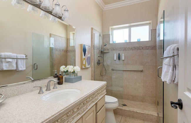 Grand Contento by Avantstay Extraordinary Estate w/ Pool & Movie Room - Photo 11