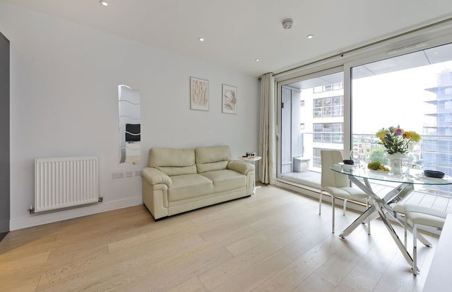 Spacious Flat Near South Bank by Underthedoormat - Photo 14