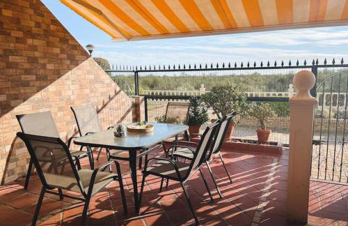 Tolles Ferienhaus mit Sonnenterrasse direkt am Meer - Foto 1