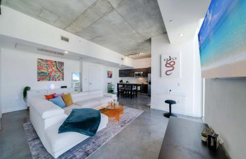 Vibrant Downtown Haven with Rooftop Pool & Parking - Foto 4