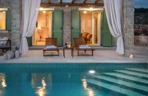 Villa Cavalleria Rusticana with heated pool and vineyard - Photo 1