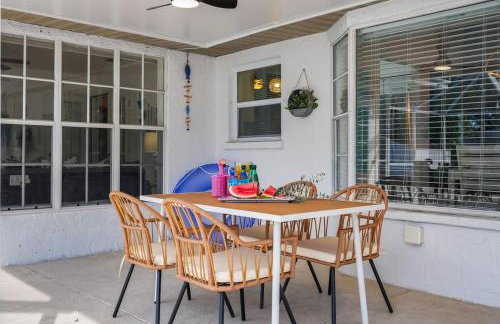 Coastal Home 10 min to the Beach - Foto 30