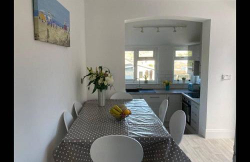 No43: Versatile 4BR coastal home with summer house - Foto 5