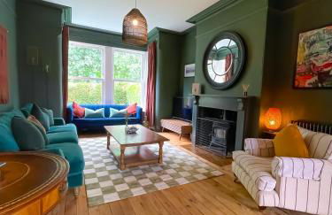 Spacious home in Leeds ideal for gatherings with free parking - Foto 50