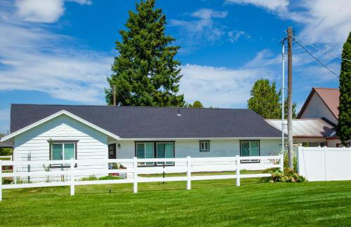 Cozy and Chic Abode about 11 Mi to Bloomington Lake - Foto 28