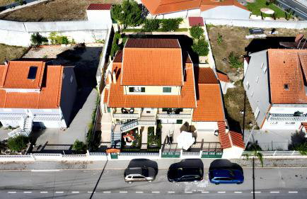 Charming House in Cortiçada with Balcony and Mountain View - Foto 40
