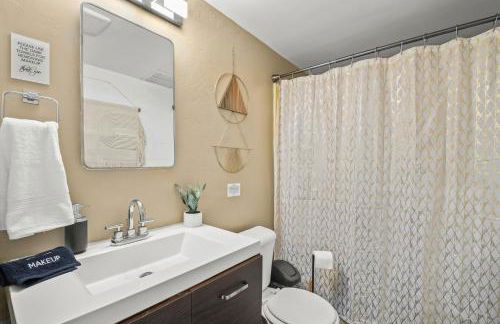 MtnCity Views 4BR Firepit FamilyRetreat NearUNR - Foto 35