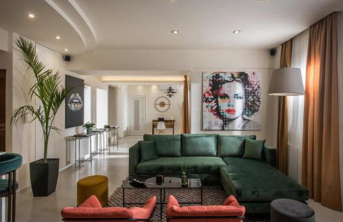 Maison De Mare, 4BR Central Luxury Beach Residence - Photo 1