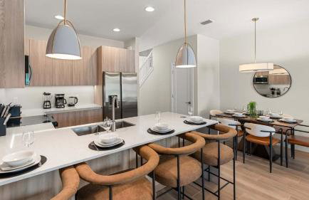 Upstay Pristine 3BR Home with Private Pool & BBQ - Foto 11