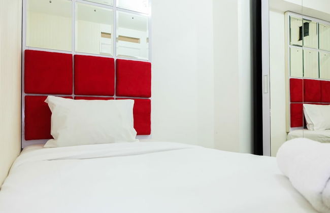 Simply 2BR with Pool View Bassura City Apartment - Foto 3