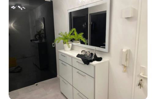 Top ausgestattete 2-Zimmer-Wohnung - ideal für Kurz-und Langzeitaufenthalte - Foto 8