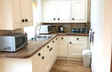 The Annex - Penzance town centre with parking - Photo 6