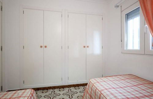 Cómodo chalet en la playa con gran patio exterior cerca del MET Y Campo de Golf - Photo 18