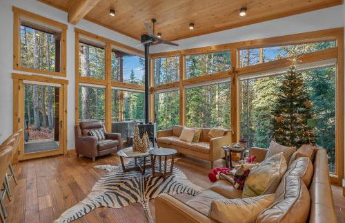 Black Diamond Chalet! Quiet, Private Mountain Luxury- Near Tamarack Resort- Lake Cascade - Foto 1
