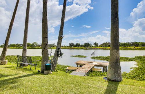 Riverfront Oasis with Private Deck in Los Fresnos! - Foto 4