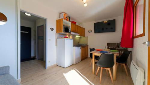 Au bon endroit N4 - Studio avec coin montagne 2 à 4 personnes - proche pistes - Belle vue - Foto 3, stove, wardrobe