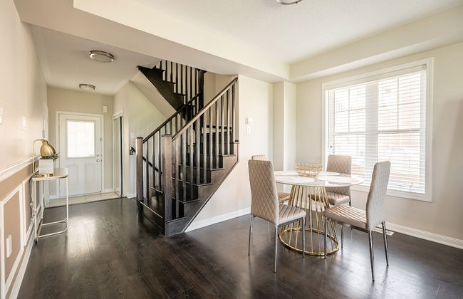 GLOBALSTAY Modern 3 BD House in Brampton - Photo 37