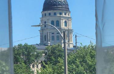 Spacious 2BR Apt Downtown, 2 Blocks from State Capitol - Foto 4