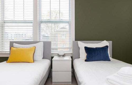 Birdsong Bungalow - Hot Tub, Game Room, Fire Pit - Foto 57