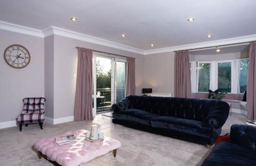 Brand New - Contemporary - 2 Bedroom - 2 Bathroom - Spacious Apartment - Lake Views - Foto 11