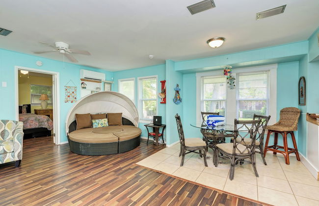 Cottage Haven-one Minute Walk To The Beach-private Yards-keyless Locks - Foto 13