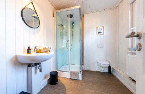 Skandi Design Ferienhaus mit Hafenblick & Beach - Foto 10