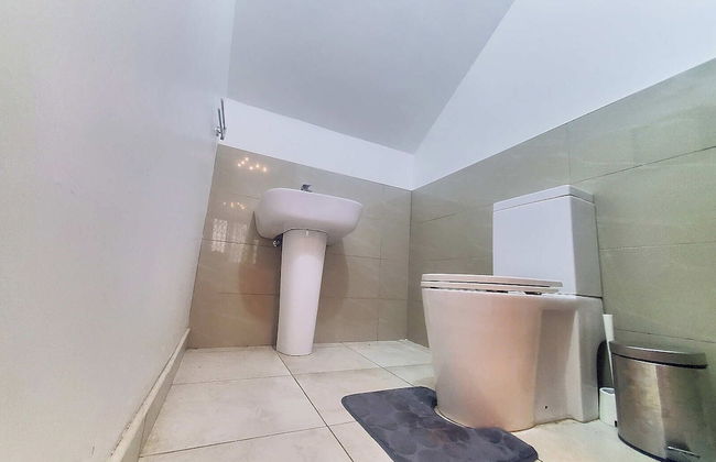 Beautiful one bed Apartment in Tema, Community 6 - Photo 40