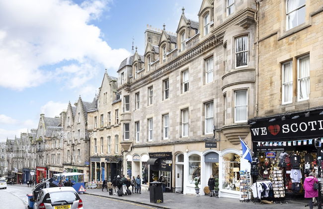 JOIVY Iconic Cockburn Street 4 Bedroom Apartment: Heart of Old Town - Foto 111