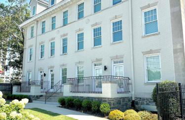 Luxe Suite - Comfort - King Bed and Free Parking - Foto 9