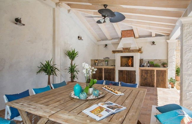 Luxury Villa Dolce Vita with Pool - Photo 19