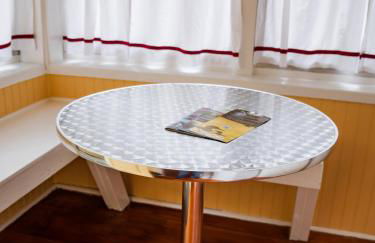 Cottage 11 - Double Queen Beds plus Child Loft w 2 Twins Private Bath & Kitchenette Pets Allowed Fee applies - Photo 13