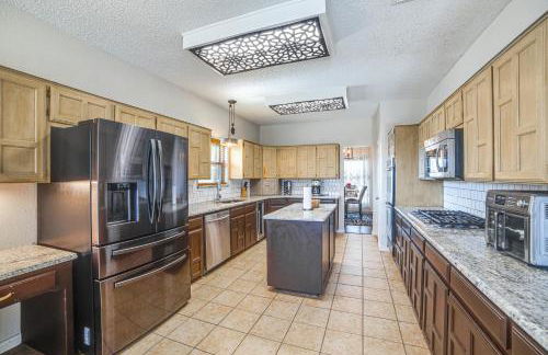 Walk to Lake Ray Hubbard Spacious Home with Pool - Foto 4